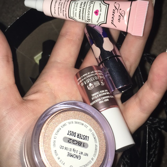 Makeup surprise bundle - Picture 3 of 3